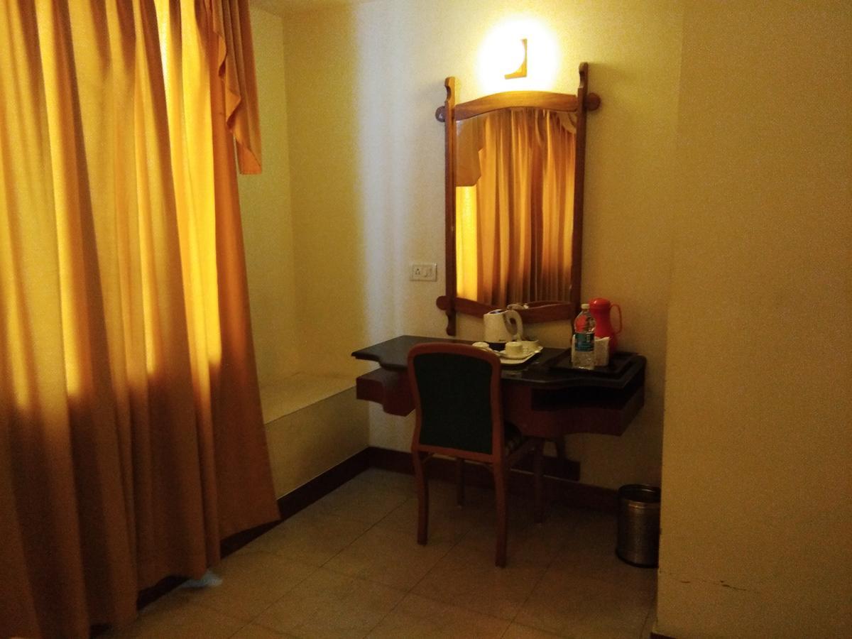 Hotel Pankaj Тривандрум Экстерьер фото