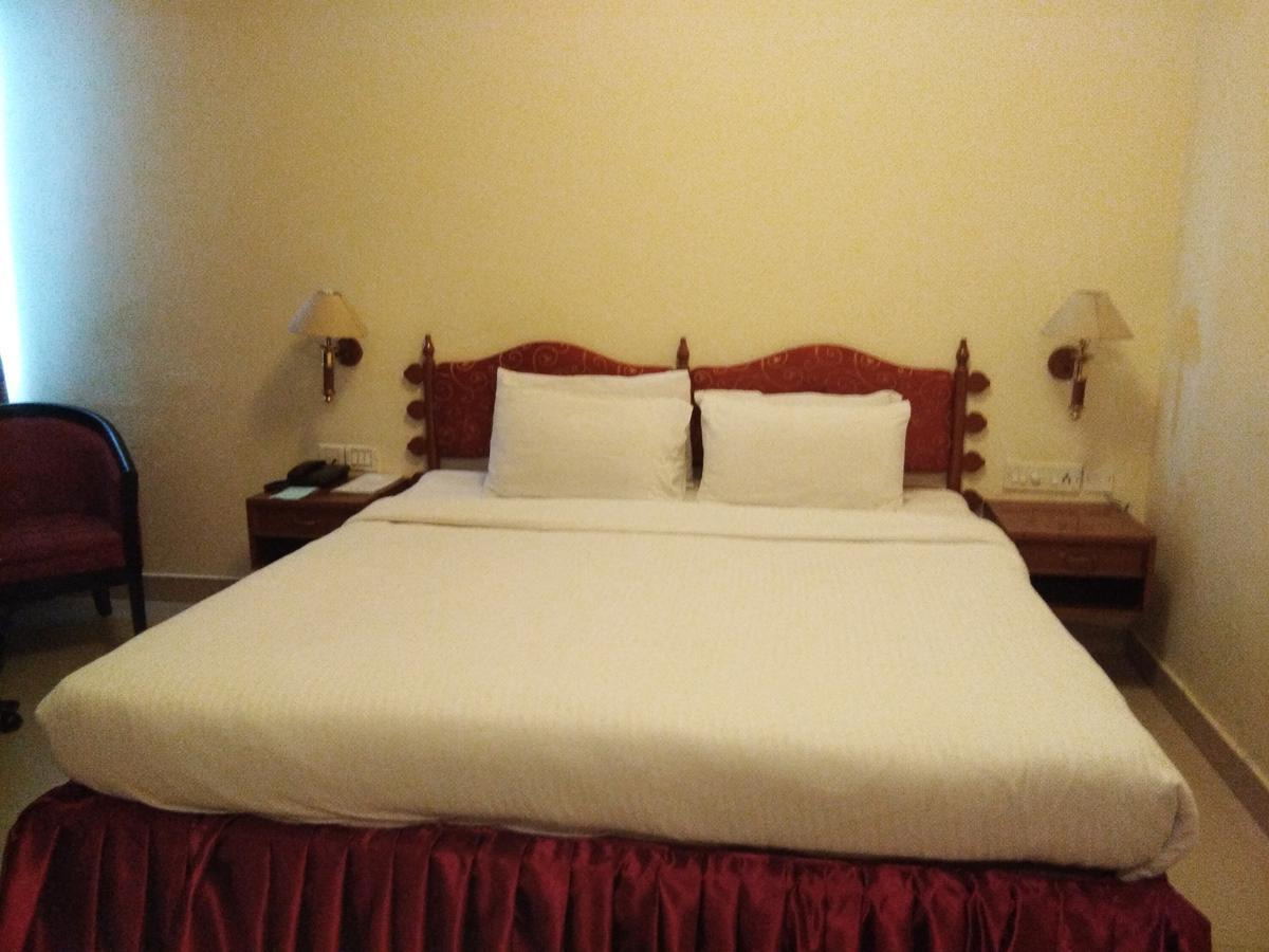 Hotel Pankaj Тривандрум Экстерьер фото