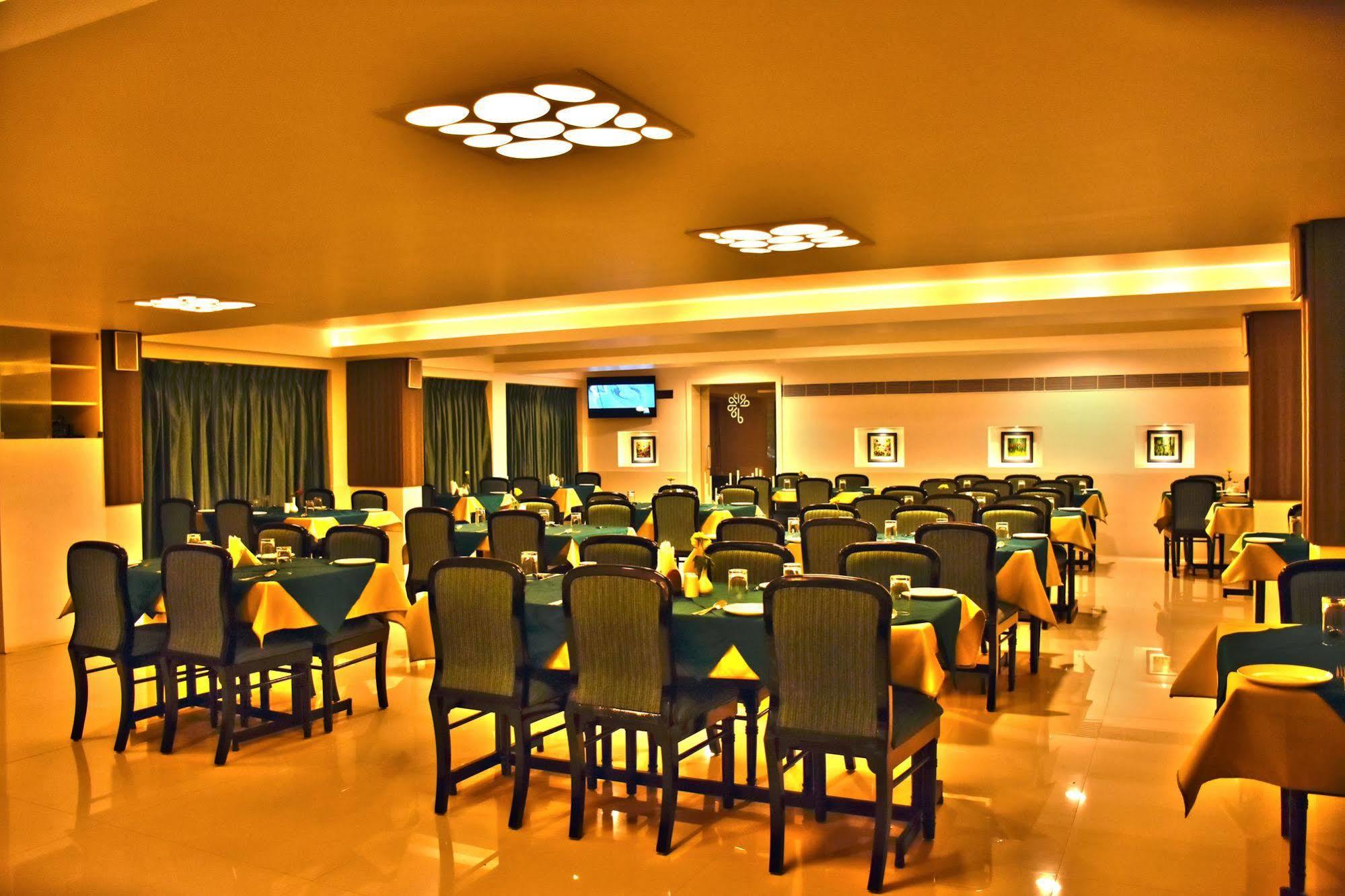 Hotel Pankaj Тривандрум Экстерьер фото